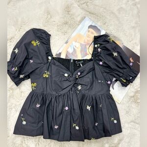 Floral embroidery blouse